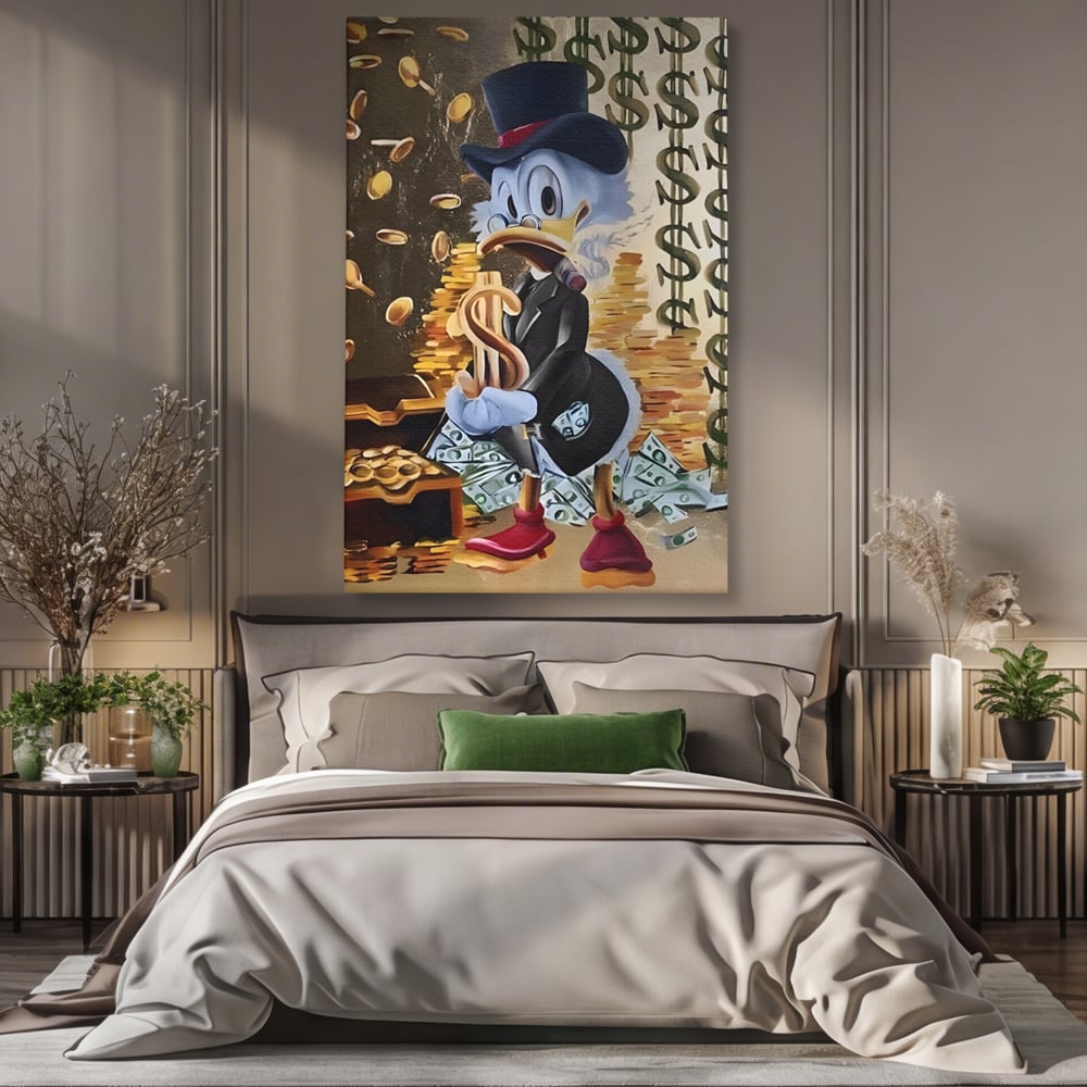 Tablou canvas cu tablou canvas cu scrooge duck si bani, fara rama, pe sasiu de lemn, pe perete intr-un dormitor